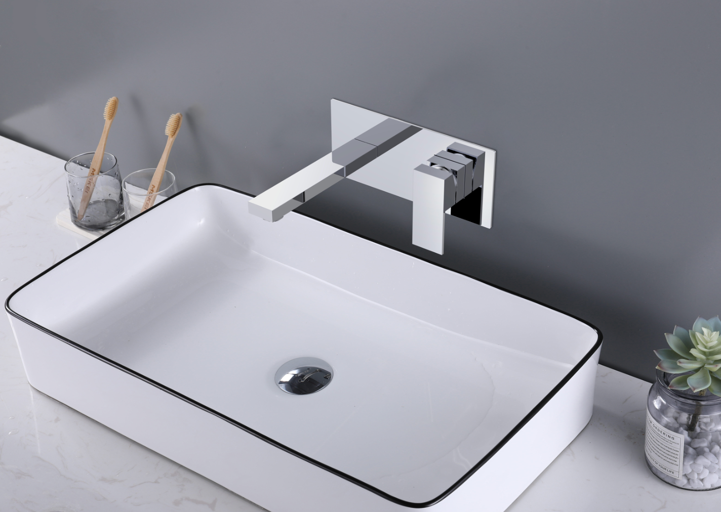 Robinet de salle de bains carré à montage mural Chrome/Noir